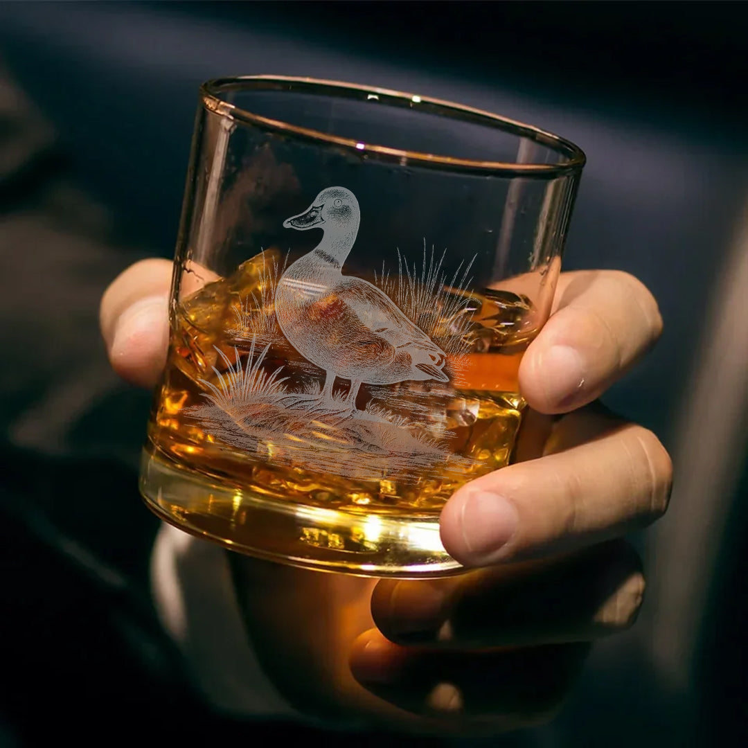 Duck Hunting Whiskey Decanter Set – Engraved Glass Barware Gift for Hunters & Drinking Lovers