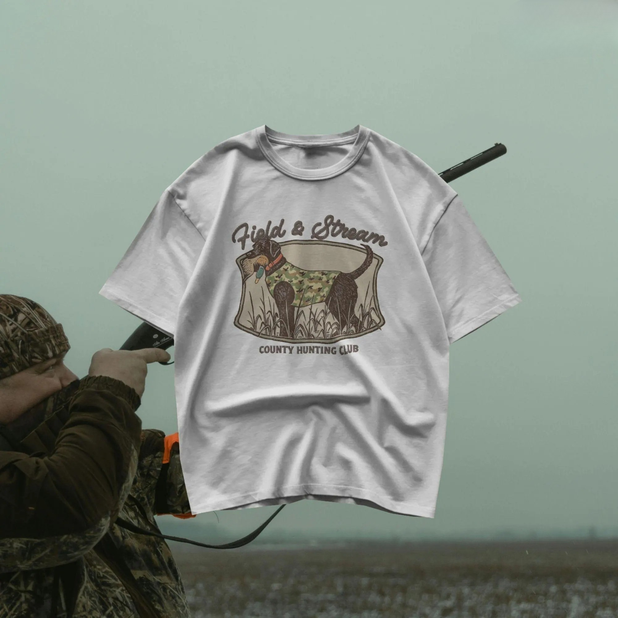 Field & Stream Hunting Dog T-Shirt, Duck Retriever Hunting Club Patch, Vintage Black Lab Camo Retro Gun Dog T-Shirt
