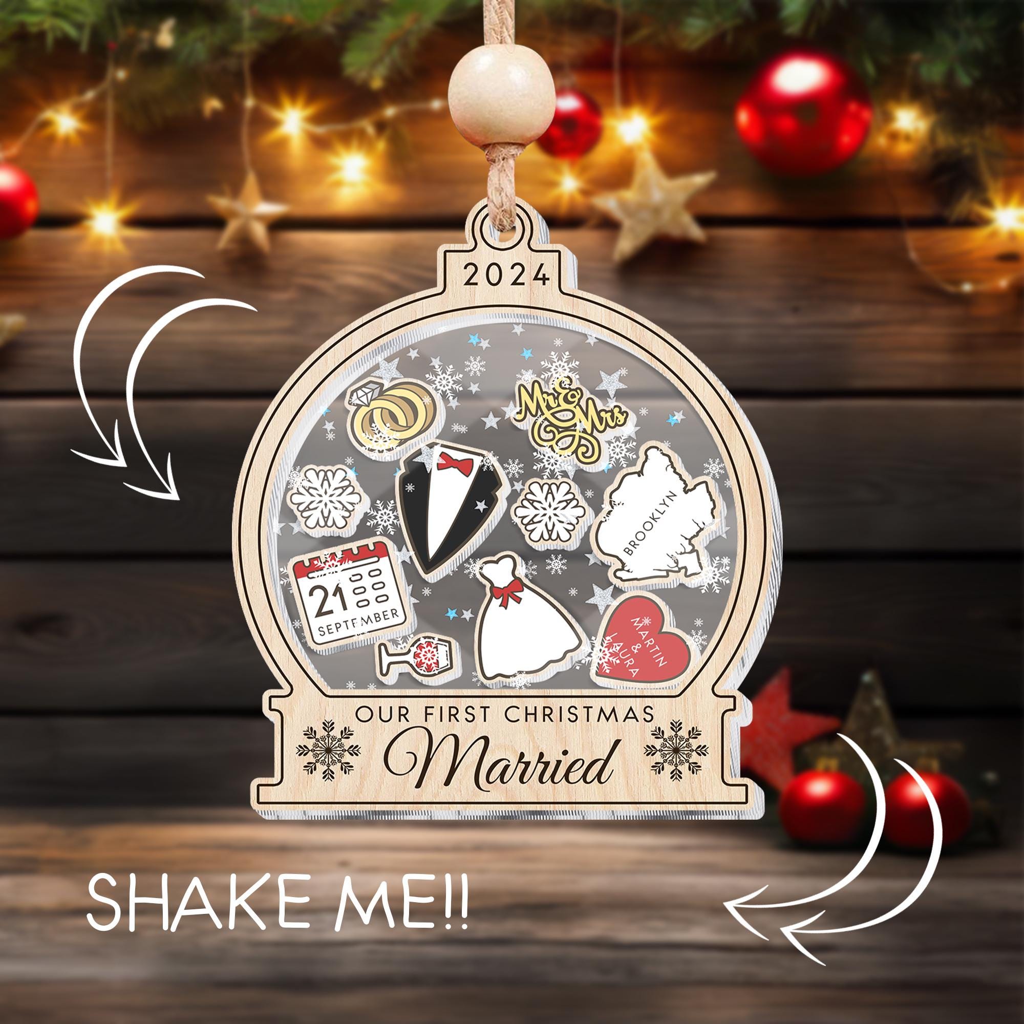 Personalized First Christmas Married 4D Shaker Ornament, Christmas Decoration Romantic Gifts for Mr & Mrs, Couples Gift