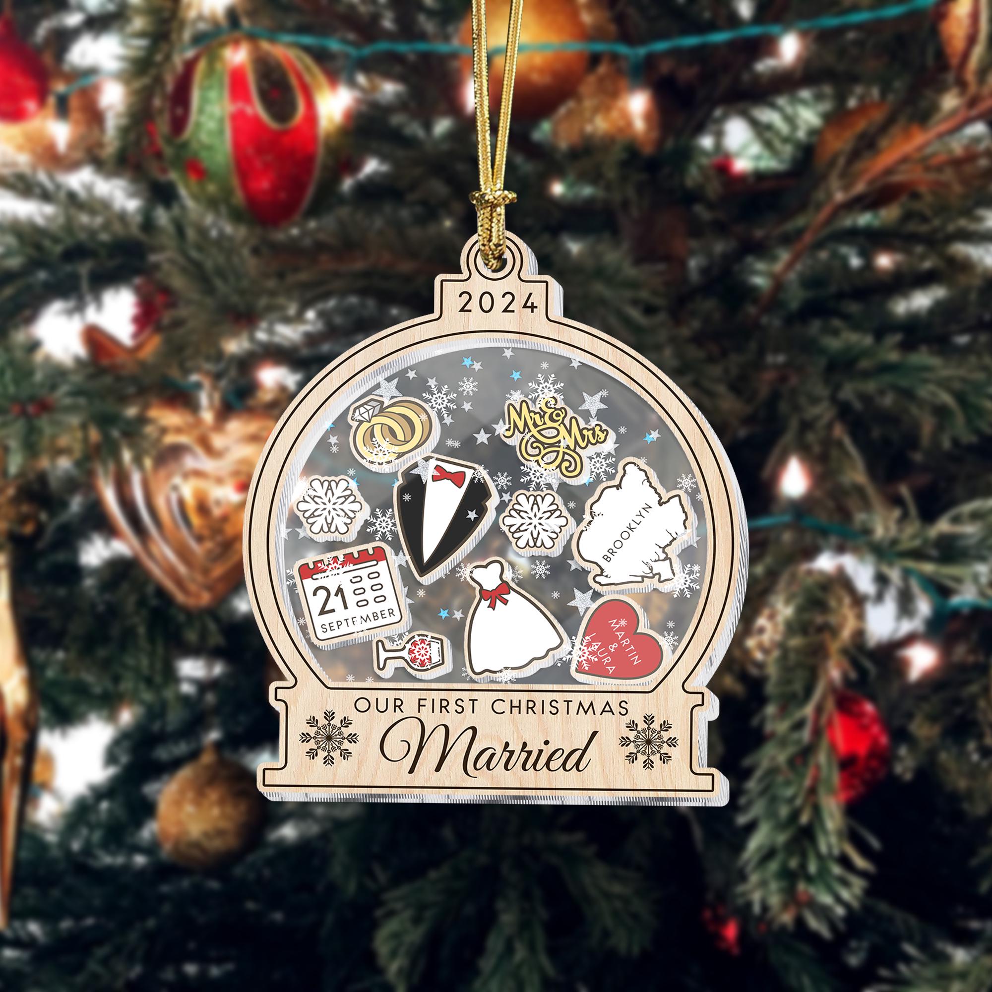 Personalized First Christmas Married 4D Shaker Ornament, Christmas Decoration Romantic Gifts for Mr & Mrs, Couples Gift