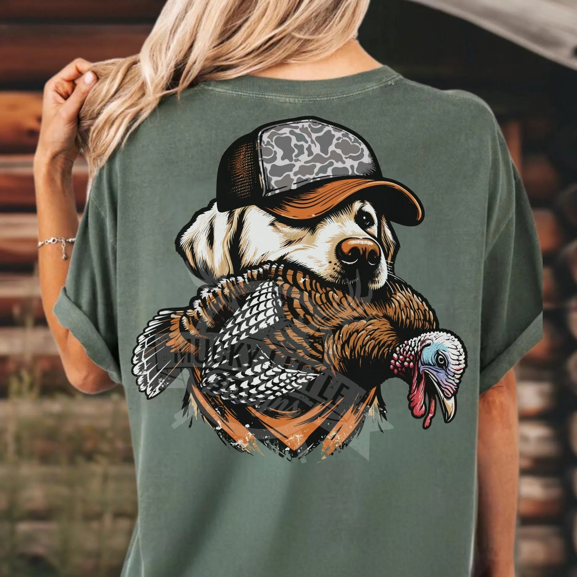 Turkey Hunting Dog T-Shirt for Women & Men - Lab with Gobbler Graphic T-Shirt - Funny Thanksgiving Hunter Gift for Outdoorsman